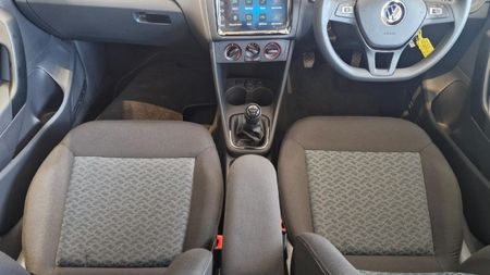 2026-Volkswagen-Polo-Vivo-16-Life_11
