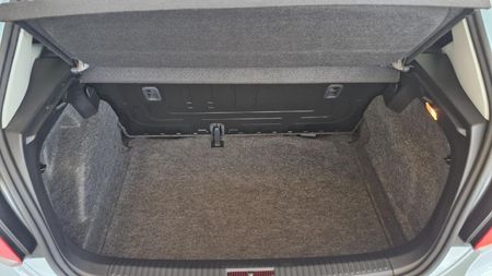 2026-Volkswagen-Polo-Vivo-16-Life_8