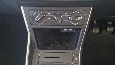 2026-Volkswagen-Polo-10-TSI-Life_16