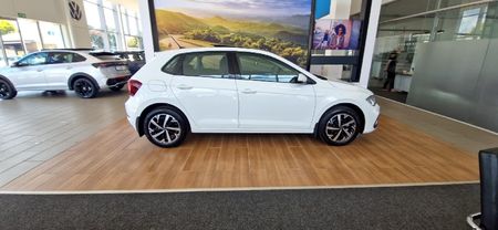 2026-Volkswagen-Polo-10-TSI-Life_1