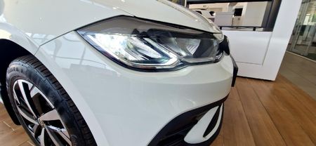 2026-Volkswagen-Polo-10-TSI-Life_5