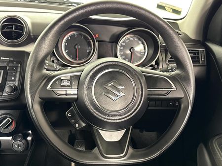 2024-Suzuki-Swift-12-GL_11