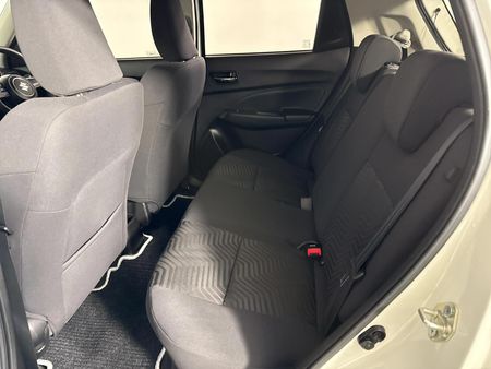 2024-Suzuki-Swift-12-GL_3