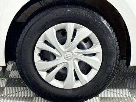 2024-Suzuki-Swift-12-GL_4