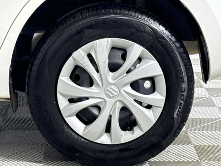 2024-Suzuki-Swift-12-GL_6