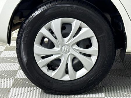 2024-Suzuki-Swift-12-GL_7