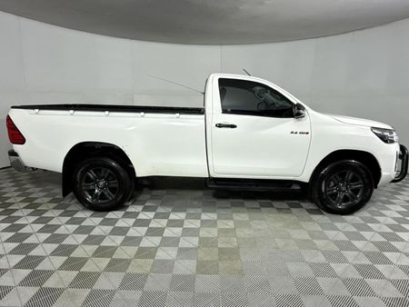 2025-Toyota-Hilux-24-GD-6-Raider-4x4-Single-Cab_12