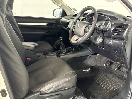 2025-Toyota-Hilux-24-GD-6-Raider-4x4-Single-Cab_7
