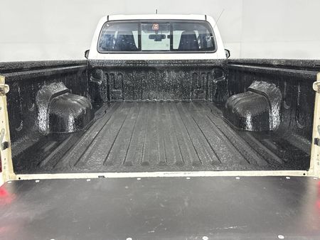 2025-Toyota-Hilux-24-GD-6-Raider-4x4-Single-Cab_8