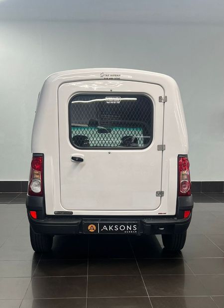 2023-Nissan-NP200-16-AC-Safety-Pack_10