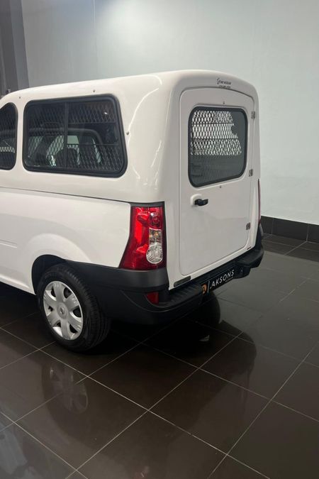 2023-Nissan-NP200-16-AC-Safety-Pack_12
