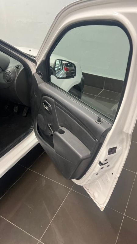 2023-Nissan-NP200-16-AC-Safety-Pack_19