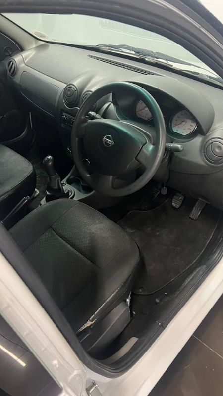 2023-Nissan-NP200-16-AC-Safety-Pack_21