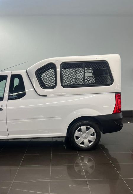2023-Nissan-NP200-16-AC-Safety-Pack_4