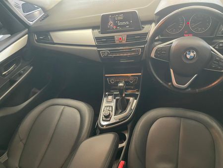 2016-BMW-2-Series-220i-Active-Tourer-Auto_10
