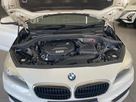 2016-BMW-2-Series-220i-Active-Tourer-Auto_13
