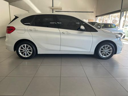 2016-BMW-2-Series-220i-Active-Tourer-Auto_17