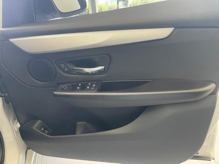 2016-BMW-2-Series-220i-Active-Tourer-Auto_5
