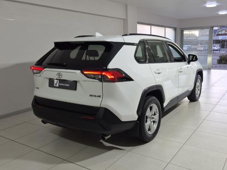 2021-Toyota-RAV4-20-GX-Auto_3