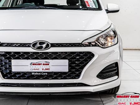 2021-Hyundai-i20-14-Motion-Auto_12