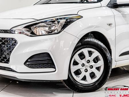 2021-Hyundai-i20-14-Motion-Auto_13