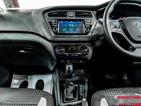 2021-Hyundai-i20-14-Motion-Auto_17