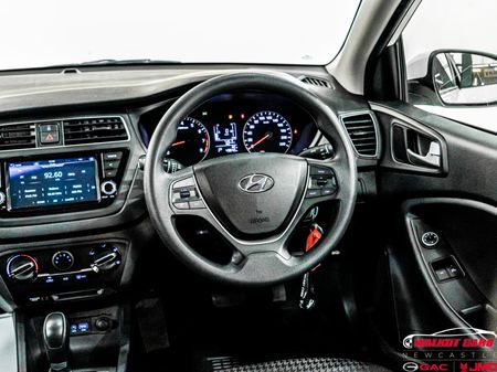 2021-Hyundai-i20-14-Motion-Auto_21
