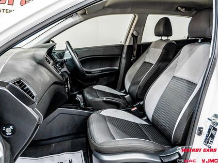 2021-Hyundai-i20-14-Motion-Auto_23