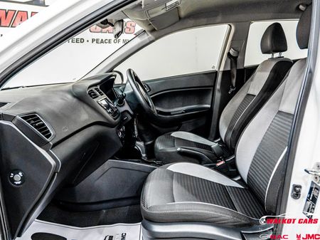 2021-Hyundai-i20-14-Motion-Auto_24