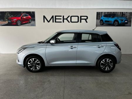 2025-Suzuki-Swift-12-GLX-Auto_3