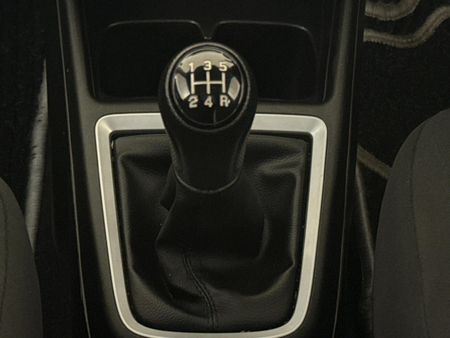 2024-Suzuki-Swift-12-GL_10