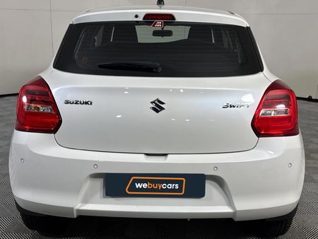 2024-Suzuki-Swift-12-GL_17