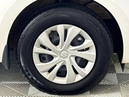 2024-Suzuki-Swift-12-GL_4