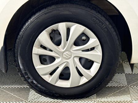 2024-Suzuki-Swift-12-GL_5