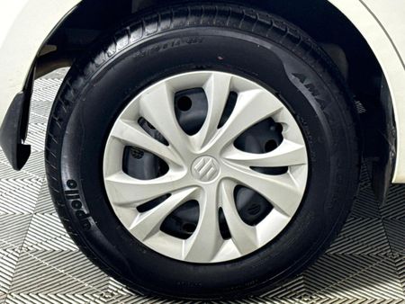 2024-Suzuki-Swift-12-GL_6