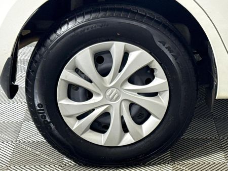 2024-Suzuki-Swift-12-GL_7
