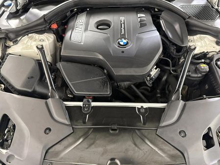 2017-BMW-5-Series-530i-M-Sport-Auto_12