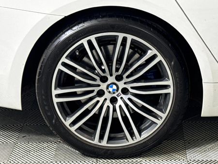 2017-BMW-5-Series-530i-M-Sport-Auto_6