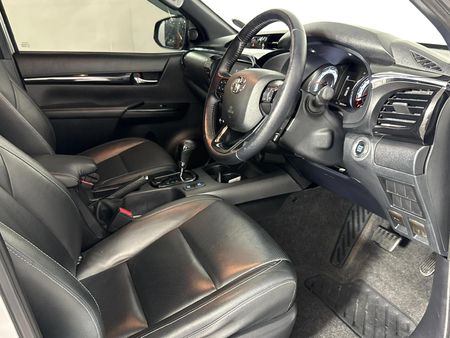 2019-Toyota-Hilux-28-GD-6-Raised-Body-Auto-Raider-Double-Cab_9