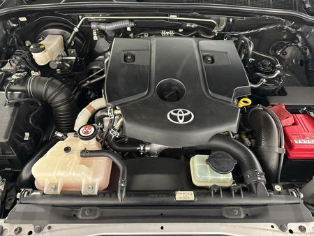 2019-Toyota-Hilux-28-GD-6-Raised-Body-Auto-Raider-Double-Cab_13