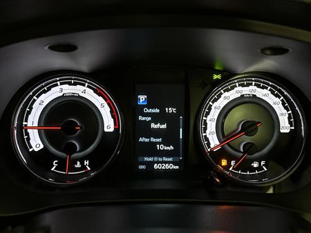 2019-Toyota-Hilux-28-GD-6-Raised-Body-Auto-Raider-Double-Cab_2