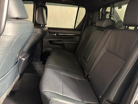 2019-Toyota-Hilux-28-GD-6-Raised-Body-Auto-Raider-Double-Cab_3