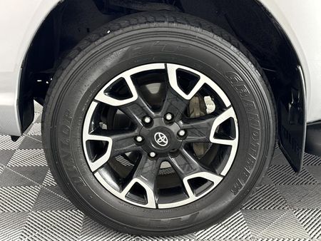 2019-Toyota-Hilux-28-GD-6-Raised-Body-Auto-Raider-Double-Cab_4