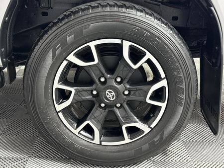 2019-Toyota-Hilux-28-GD-6-Raised-Body-Auto-Raider-Double-Cab_6