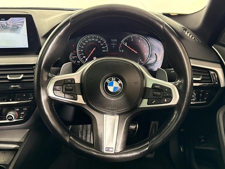 2018-BMW-5-Series-520d-M-Sport_11