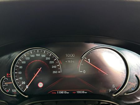 2018-BMW-5-Series-520d-M-Sport_2