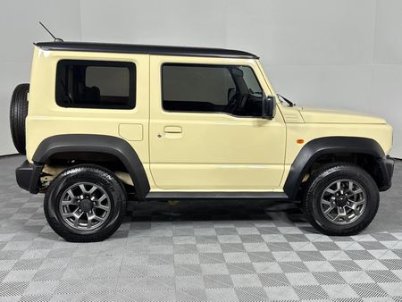 2023-Suzuki-Jimny-15-GLX-Auto_14
