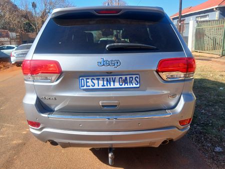 2017-Jeep-Grand-Cherokee-36-Limited_13
