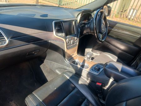 2017-Jeep-Grand-Cherokee-36-Limited_6