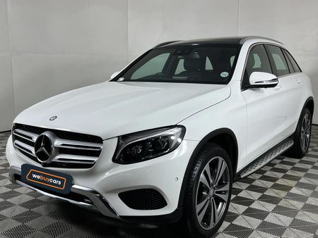 2016-Mercedes-Benz-GLC-220d_0